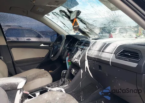 2020 Volkswagen Tiguan 2.0T S z USA, uszkodzony, nr VIN 3VV0B7AX1LM046003